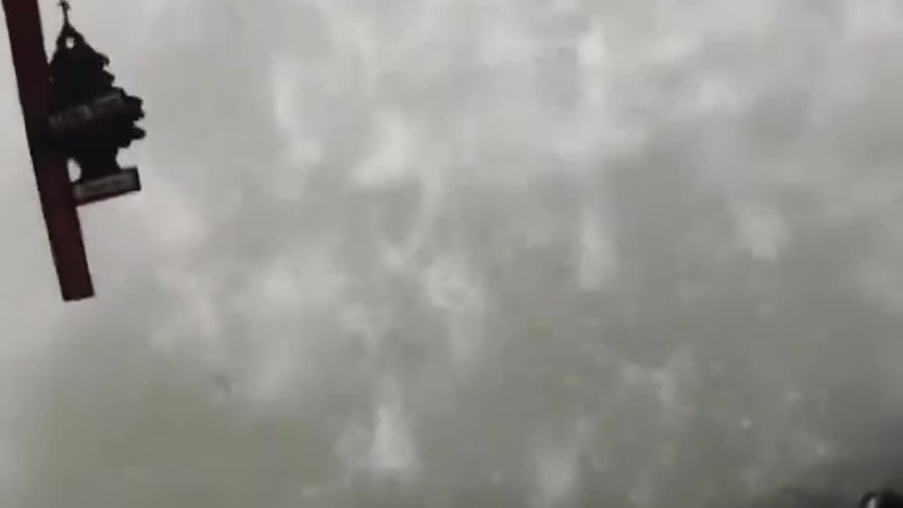 Whoahh! Massive hail in Menafra, Río Negro, Uruguay today....