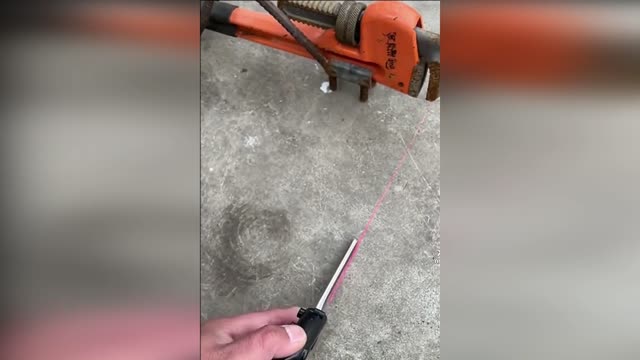 SCISSORS WITH LASER