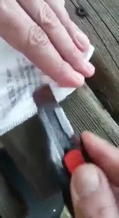 Kirmėlė kaukėse. Vokiečio video.