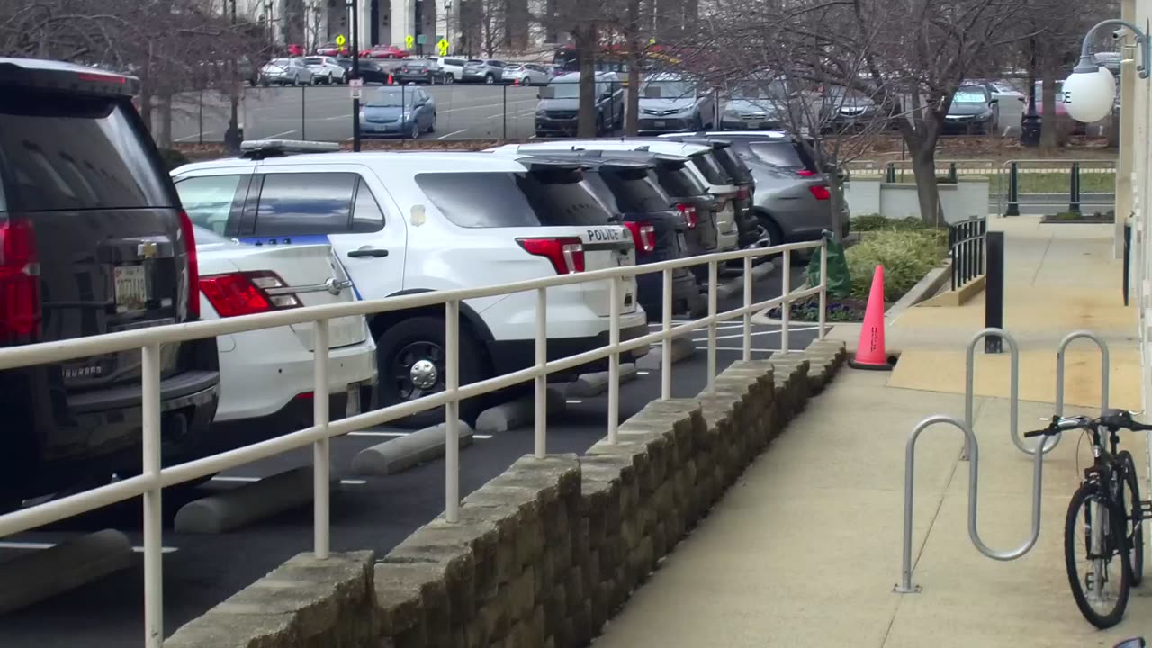 1669HQOB01SouthwestWalkway_2021-01-06_13h20min02s033ms.mp4