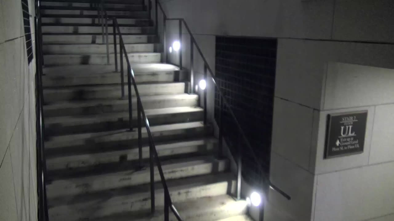 7172CVC00Stairs7-9Exterior_2021-01-05_19h40min00s697ms.mp4