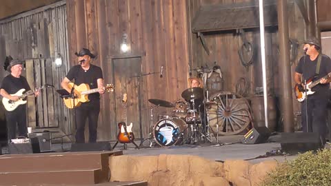 Knott's Berry Farm - The Mighty Tornadoes - Born To Be Wild