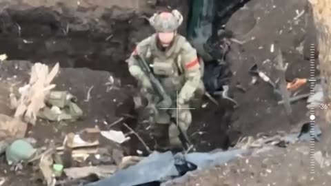 Пулемётчик ВДВ вступил в бой с «Бабой Ягой» у Артёмовска – кадры с вражеского дрона