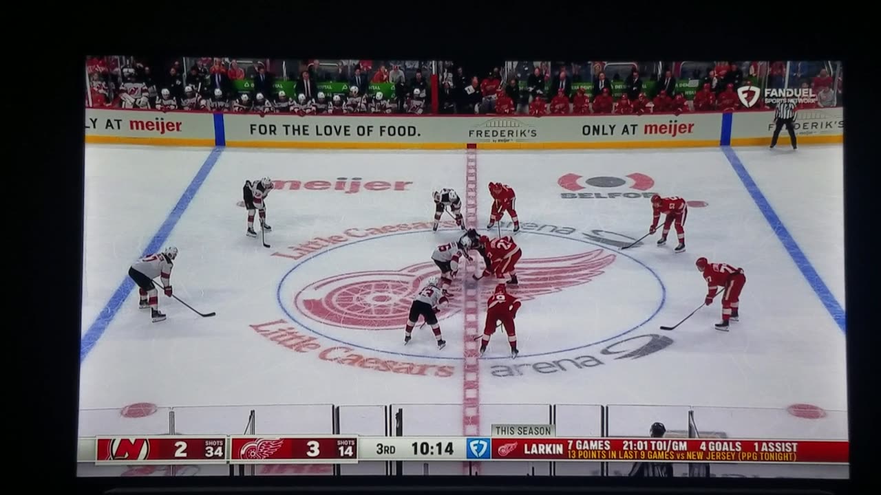 NJ vs DET - Red Wings Lead 3-2