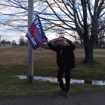 Trump 2020 No More B.S. Flag LIVE in Tennessee at my Mother-in-Laws!!!