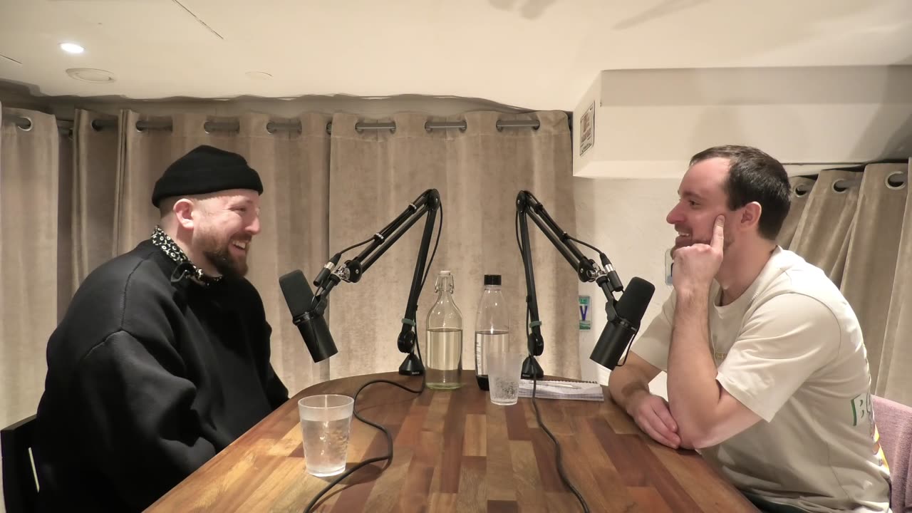 #065 | Andy Woodfine | ENG – WTF is Allsvenskan, fart jars, OnlyFans, Ricky Gervais & much more