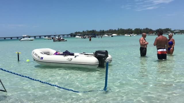 Boating on Jewfish Sandbar