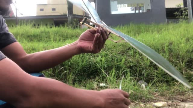 FLYING BIRD RUBBER POWERED ORNITHOPTER MECHANISM