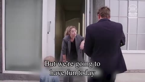 De Ideale Wereld - Going back to the office funny scene