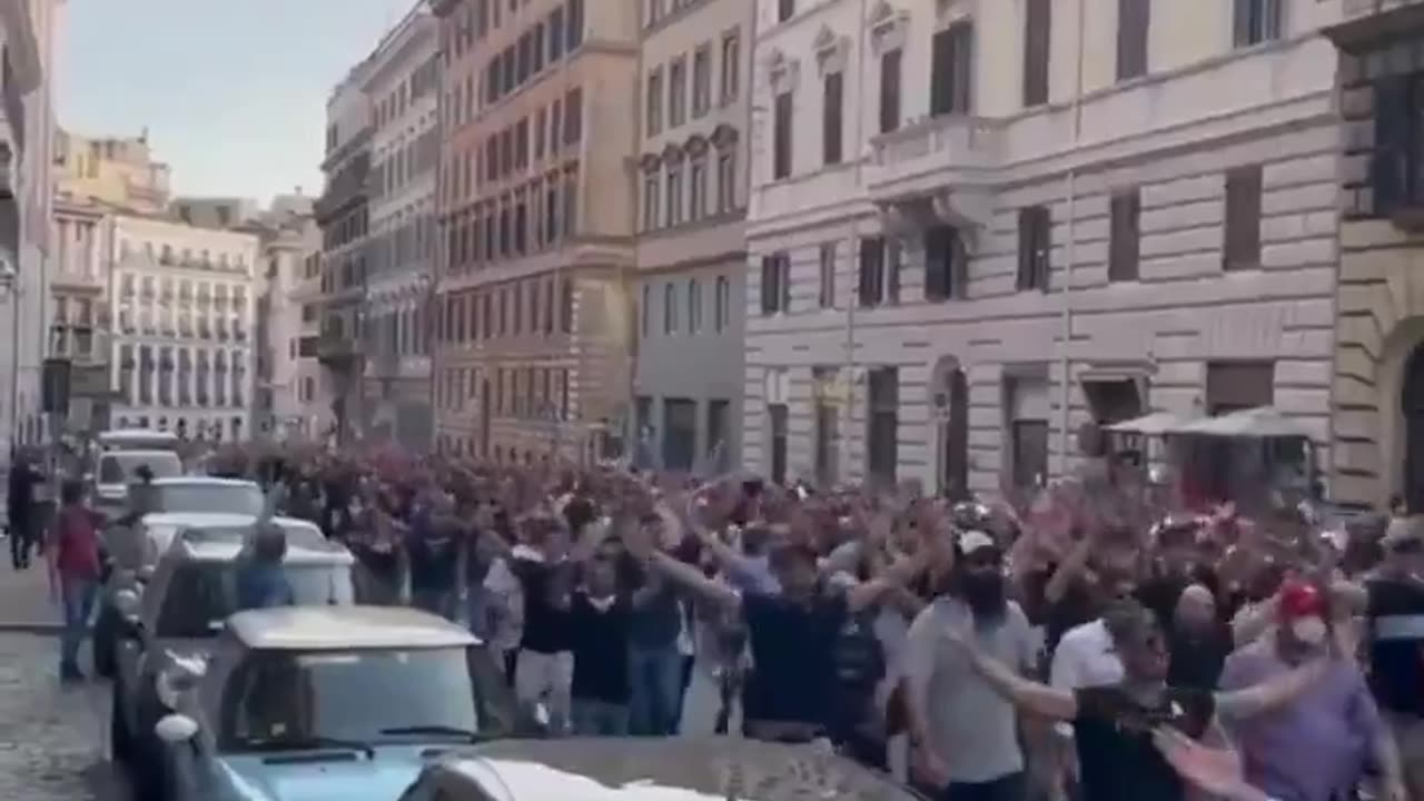 Thousands of Italian men shouting “where are the anti fascist”