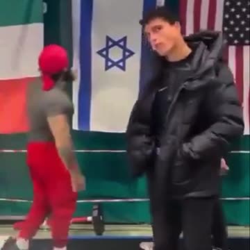 🇮🇱 Italians TEAR UP the ZIONIST flag!