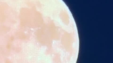 If this is real - What happens to the Moon here [Short]