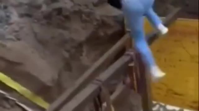 Funny fall video.. Enjoying