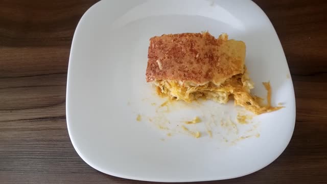 Empadão de liquidificador com recheio super cremoso de frango