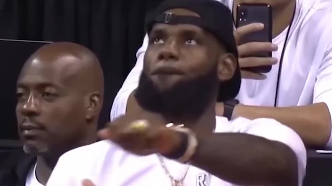 LEBRON JAMAES EPIC PERFORMACE IN GAME