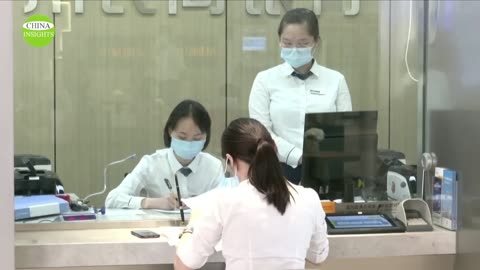 It’s Hong Kong people's Turn! China's banks are running out of money Youth SWAT-style depositing