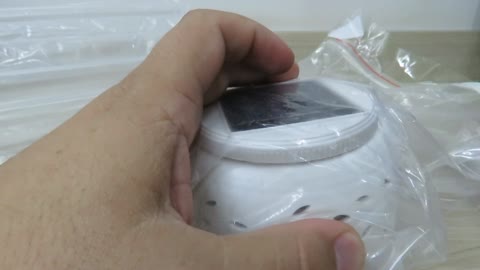 Lâmpada Cerâmica de Jardim com LED que muda de cor e energia solar