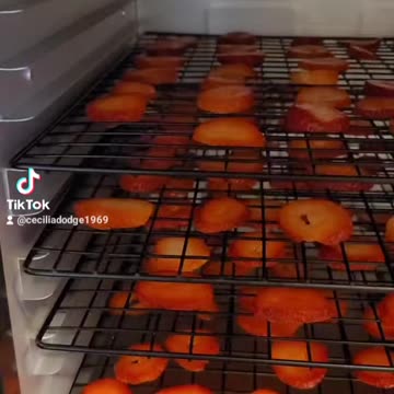 Dehydrated strawberries