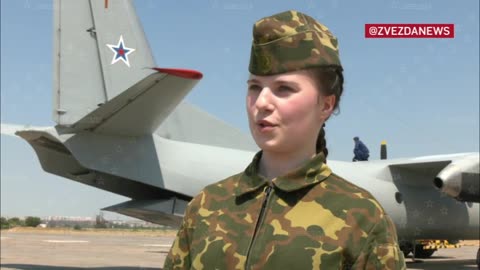 She doesn't drive a car yet, but flies on a plane: a cadet and her peers regularly practice takeoffs