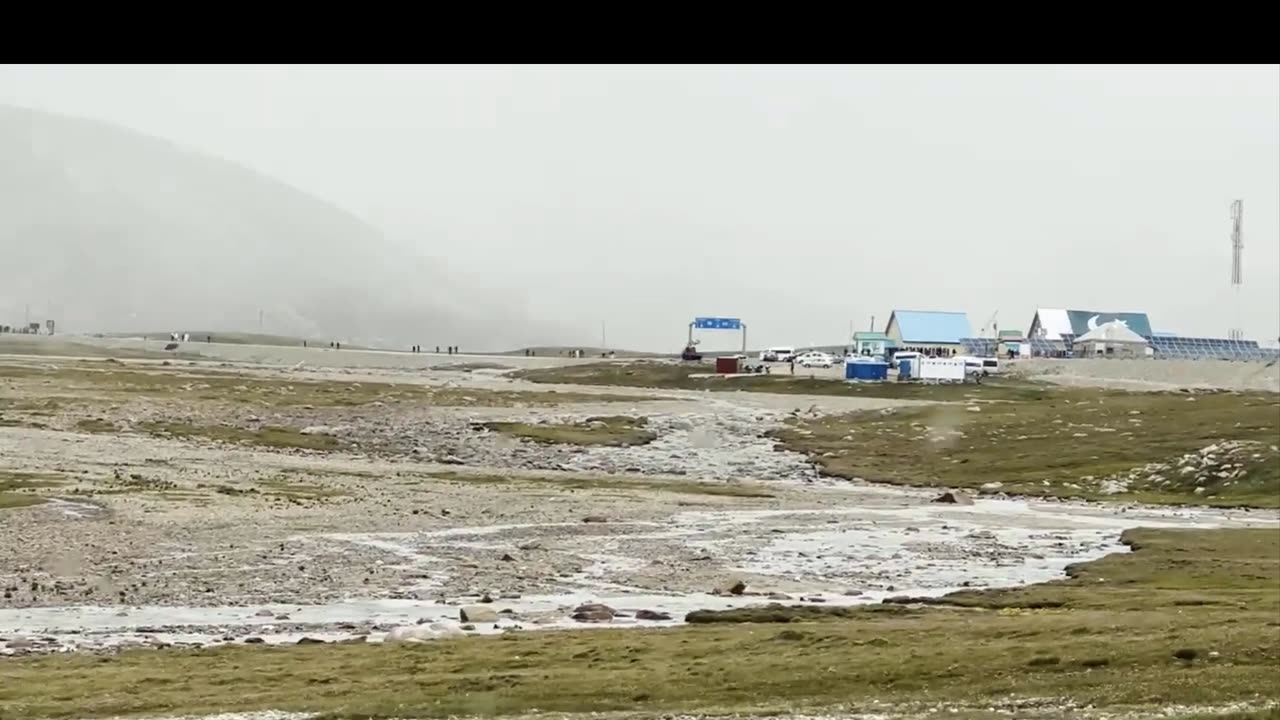 Epic Journey from Pakistan to China by Bus | Khunjerab Adventure 🌏🚌