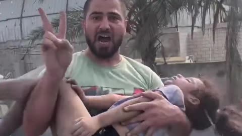 PALESTINIAN FATHER CARRYING HIS DAUGHTER KILLED BY THE IOF