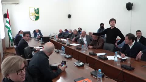 В Абхазии депутаты обсудили сложившуюся ситуацию
