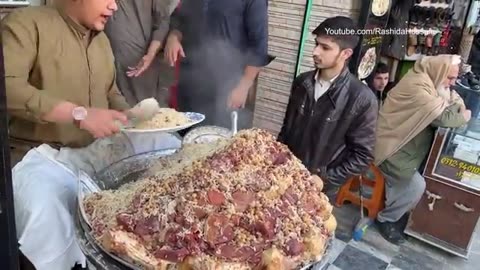 Best street food in Pakistan |Golden Pulao mountain+Charsi tikka kabab