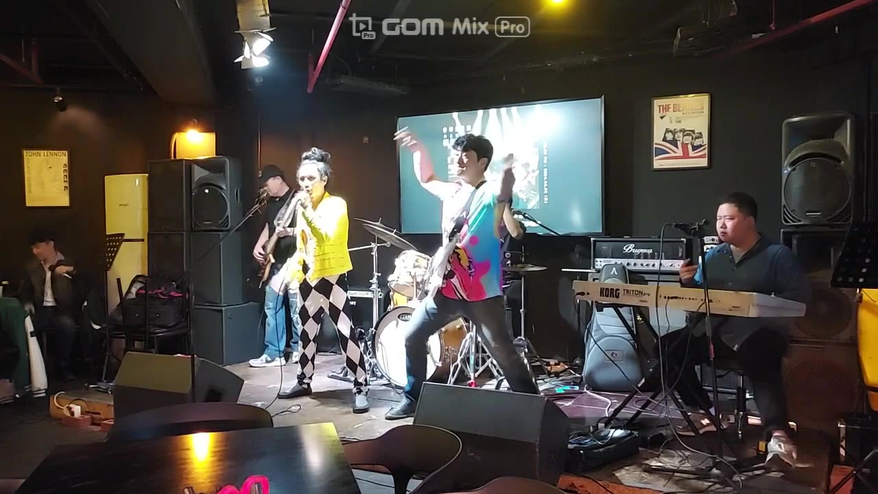QUEEN - Crazy Little Thing Called Love("사랑"이라는 미친 짓거리) #볃두