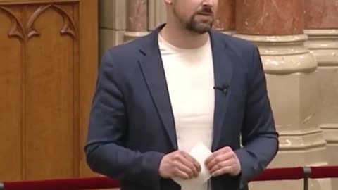 Fizetésemelés helyett minimálbért a politikusoknak!