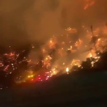 #GettyFire #SepulvedaPass Fire in Sepulveda Pass along Highway 405 near the Getty Center.