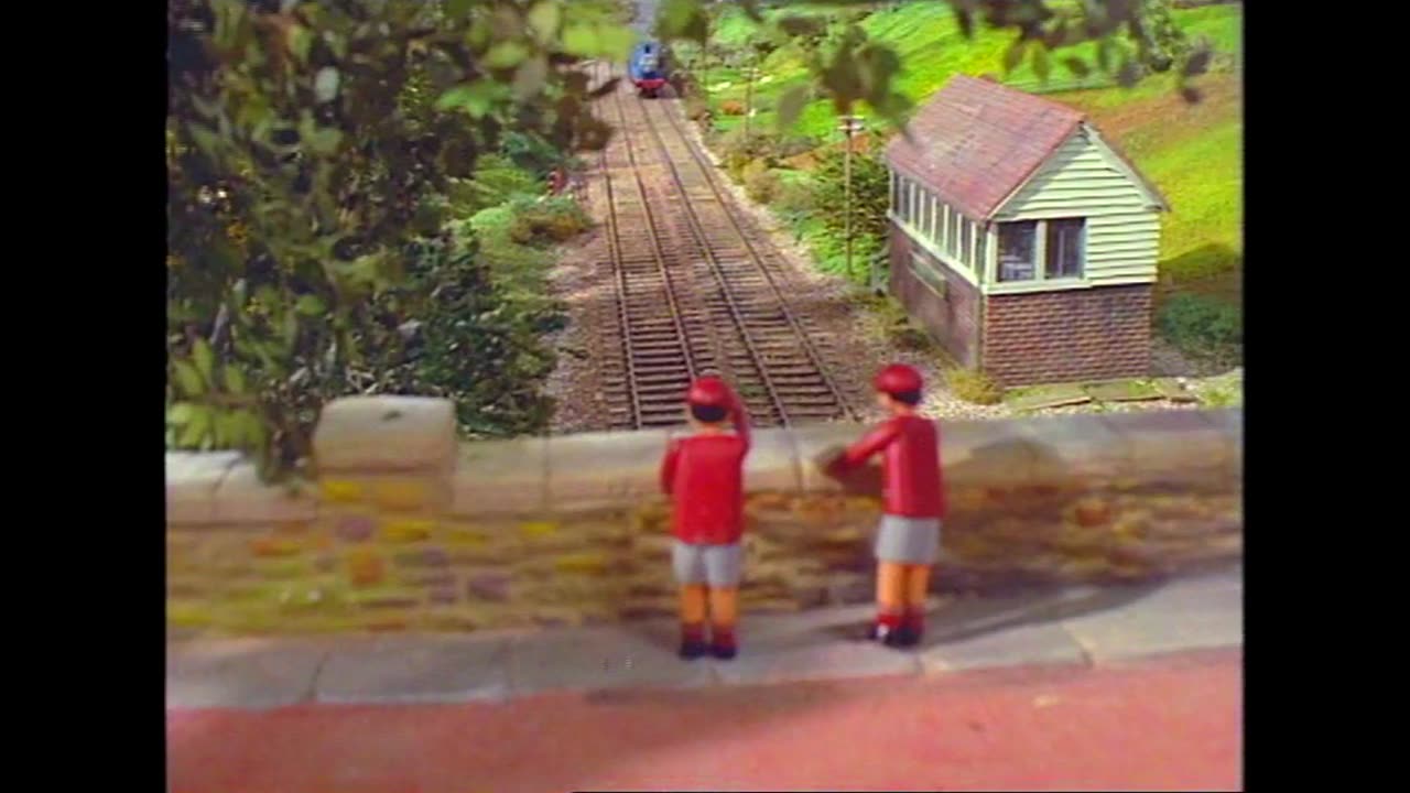 Edward Helps Out - Johnny Morris