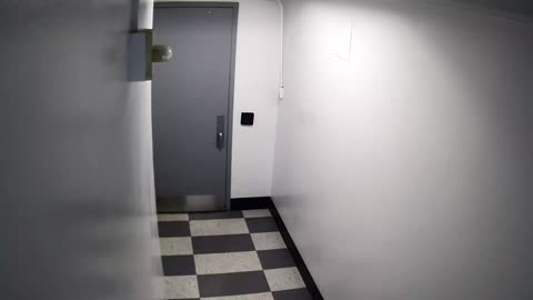 6172RHOBG3G302CStairwaySide_2021-01-06_19h00min02s147ms.mp4