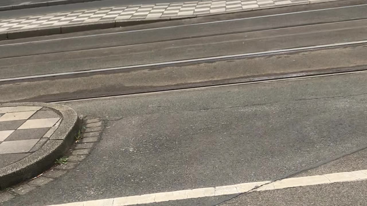 EVERYONE IN DUSSELDORF IS TRYING TO KILL ME SINCE 2016