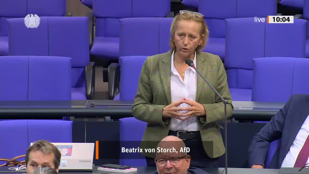 Beatrix von. Storch faltet grünen Demokratiefeind zusammen!