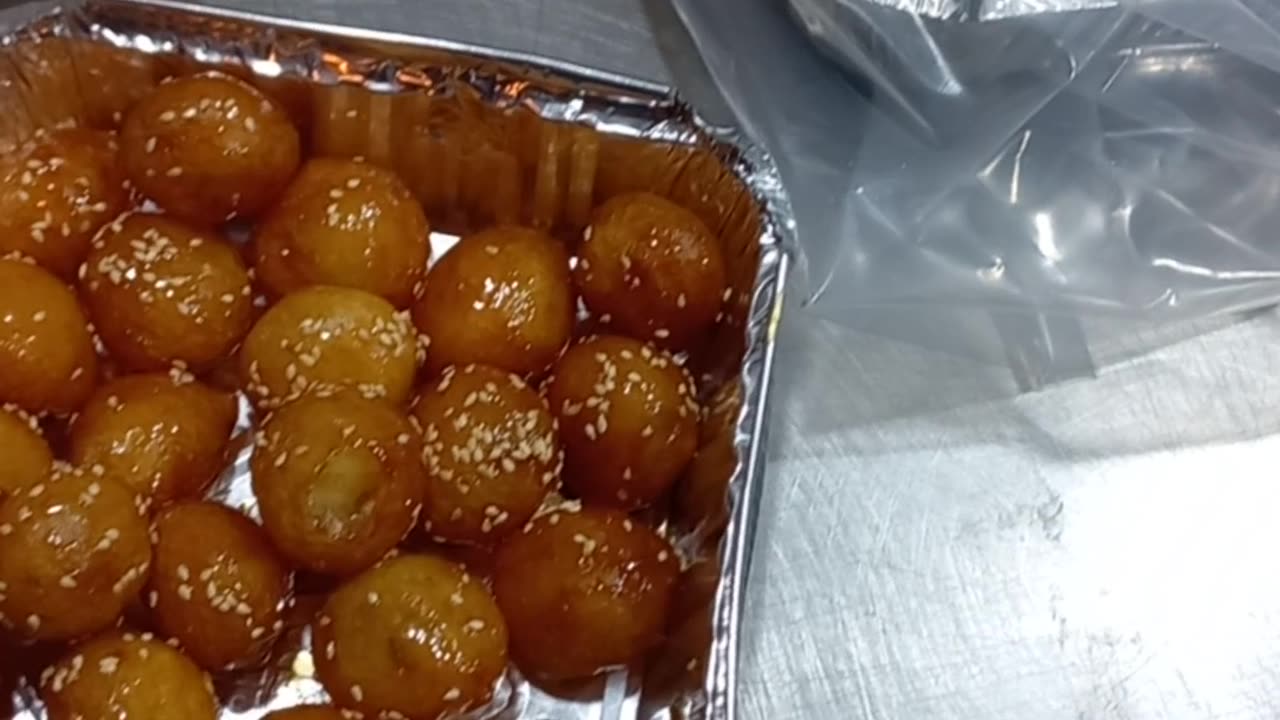 Arabic sweet Lugymat