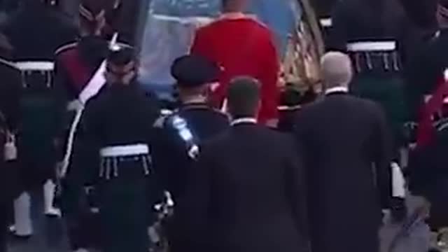 Heckler shouts at Prince Andrew during procession of late Queen's coffin