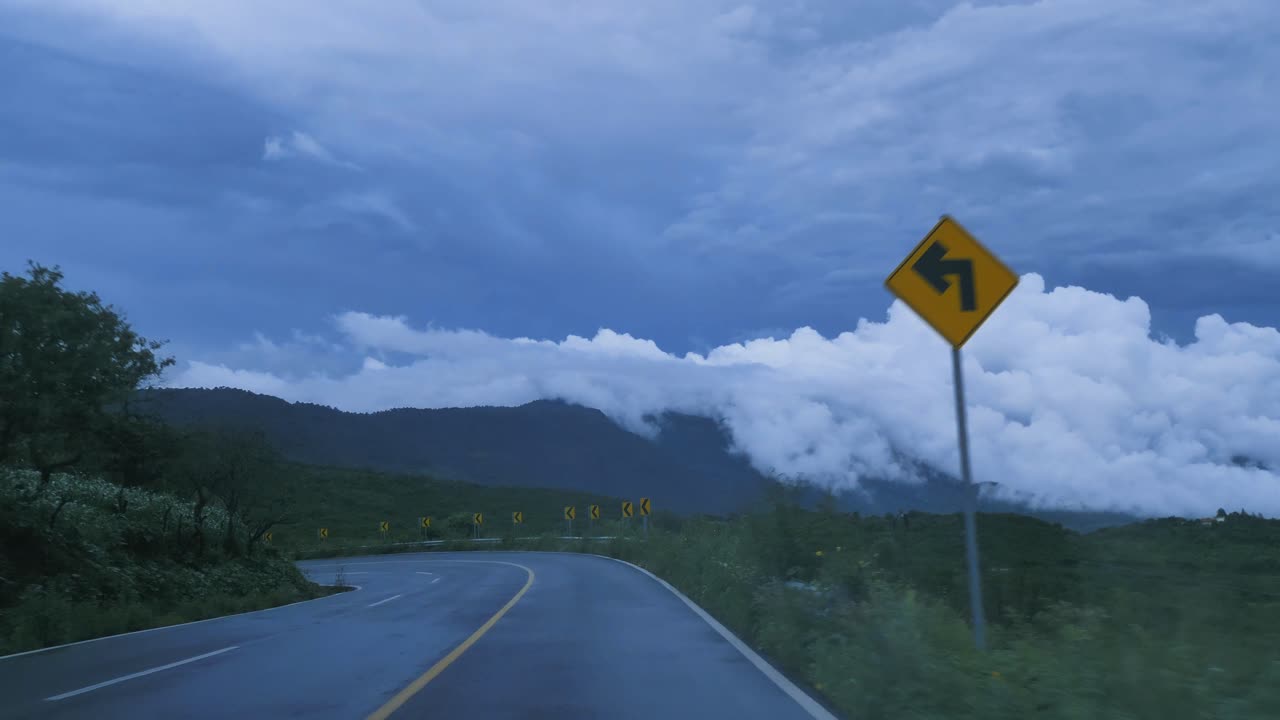 Nature roadway / mountain view / Beautiful green nature