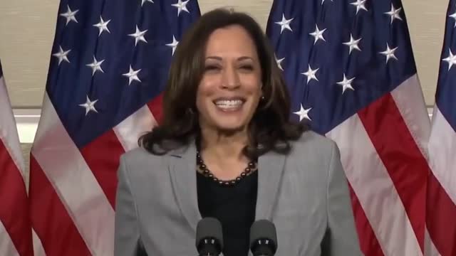 Kamala Harris Accidentally Says "Notorious IG." Instead Of "Notorious RBG"