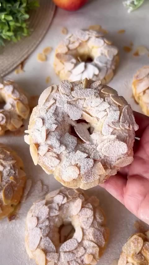 Яблочные кольца в слоеном тесте