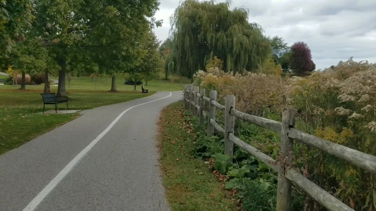 Ajax waterfront trail, A perfect place to release anxiety.Exploring Fall Colors 🥰.Oct-14-2023.