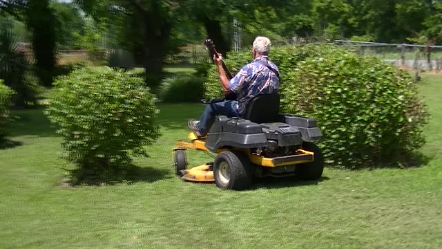 Playing Banjo While Riding Lawn Mower!!!