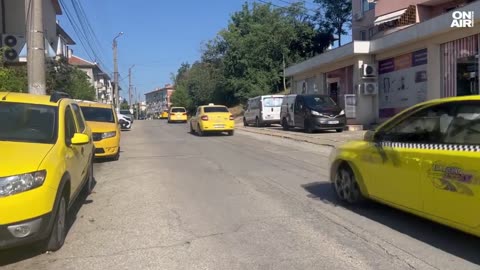 "Двама души си заминаха от нищото": Траурно автошествие във Велико Търново