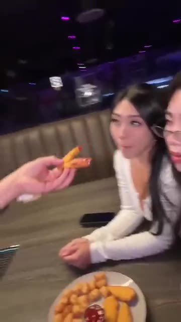 I love you eating trend 🥲 #friendzone #funny #