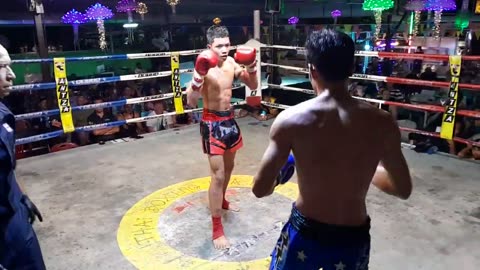 Pornmongkul P.Petchkaikaew (red) Vs Patakeeg GawKhonKianKhao (blue)