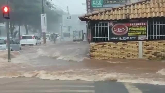 Heavy rain in Goiânia (TEMPORAL)