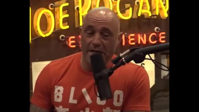 Joe Rogan Gives Larry Elder a 'Shout Out'