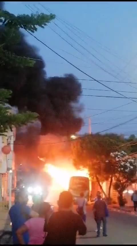 Incendio de buseta