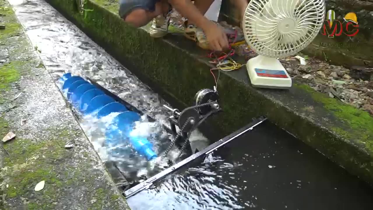 How to make Archimedes screw turbine