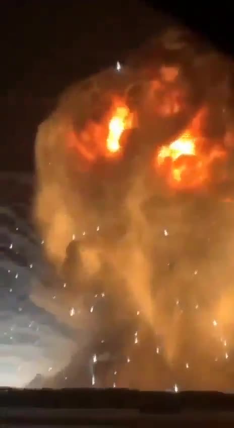 #AHORA | Ucrania ataca un deposito militar en Tijoretsk, cerca de Krasnodar, Rusia