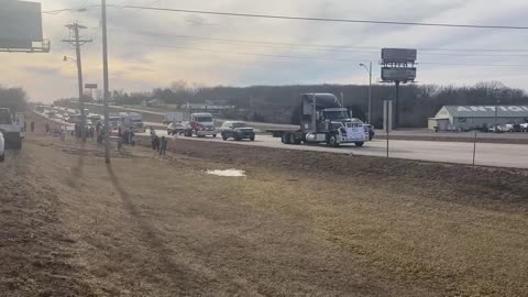 Truckers US Convoy Leaving Cuba Missouri